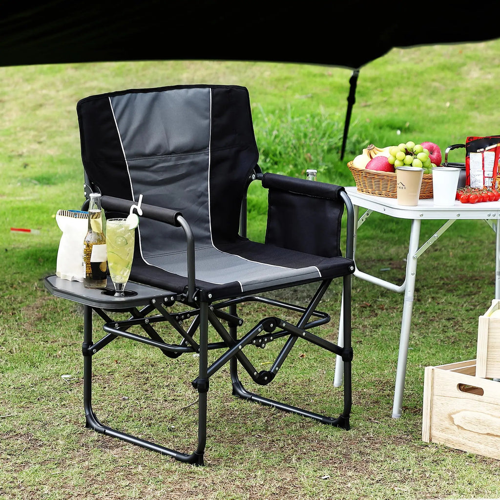 Faltbarer Regiestuhl mit Tisch